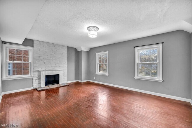 Building Photo - 16809 Scottsdale Blvd