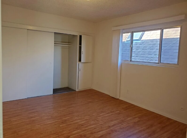 Building Photo - 1128 Raymond Ave