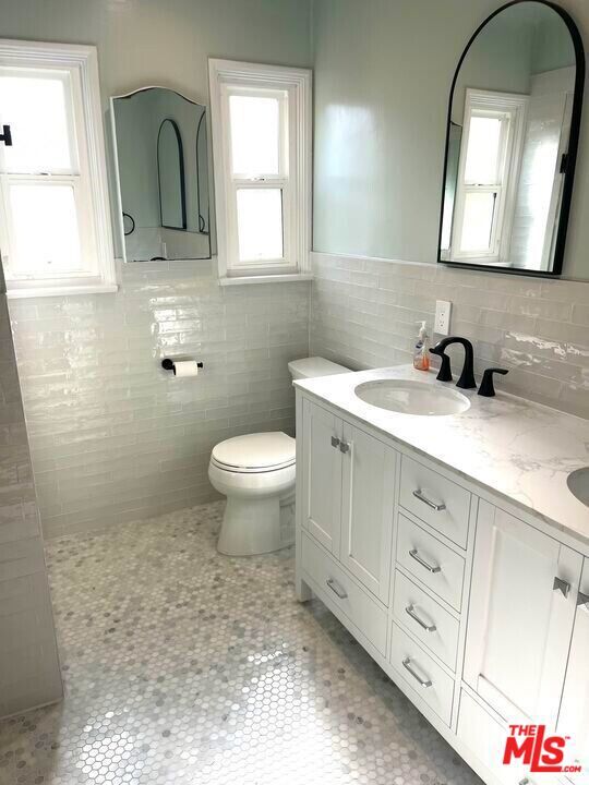 Building Photo - 958 N Vista St