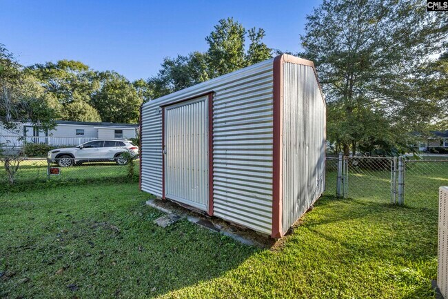 Building Photo - 1709 Woodfield Dr