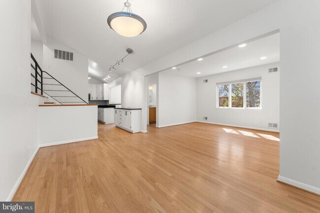 Building Photo - 6337 Beryl Rd