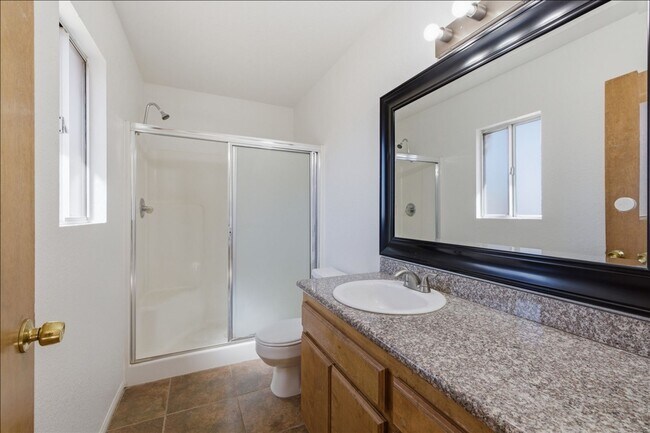 Building Photo - 3 Bedroom in Indian Cove Neighborhood