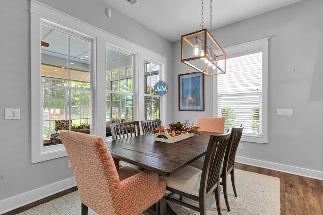Building Photo - Luxury Living in Hampton Lake