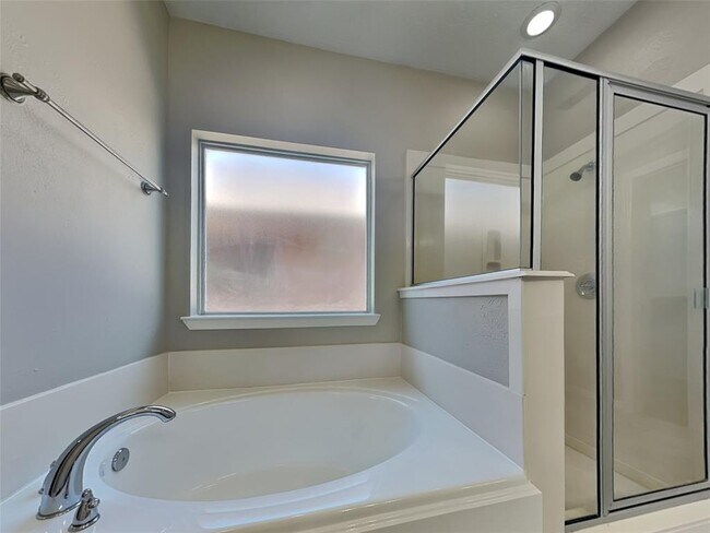 Building Photo - 6855 Tournament Dr