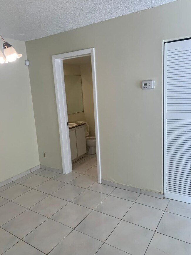 Building Photo - 1620 Forest Lakes Cir