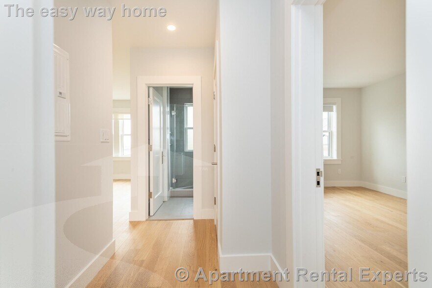 Building Photo - 123 Highland Ave
