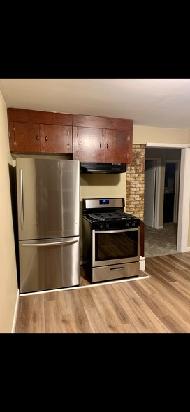 Building Photo - 203 Church St