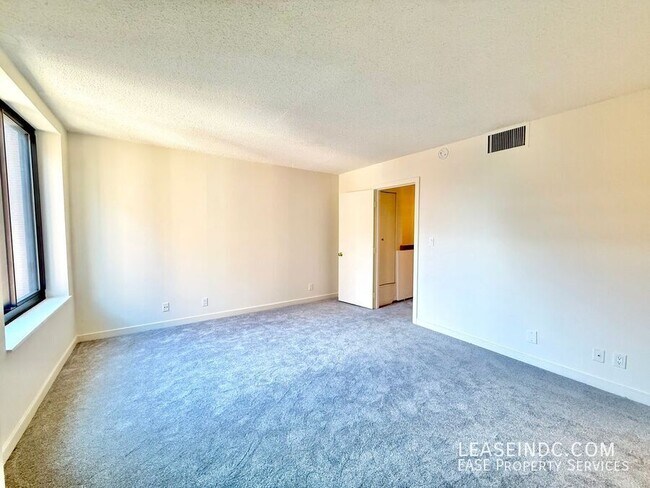 Building Photo - 1099 22nd St NW