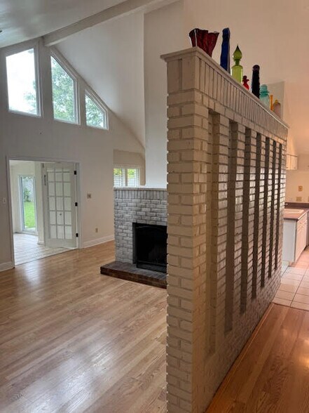 Building Photo - 6625 Golf Club Dr