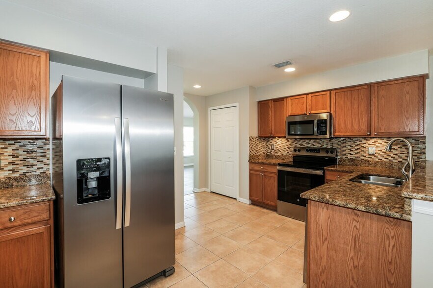 Building Photo - 11841 Brenford Crest Dr