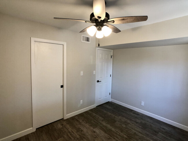 Building Photo - Fully Renovated 2bd/2 bath Scottsdale pati...