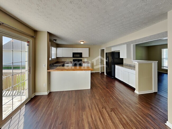 Building Photo - 4365 Chanterelle Dr