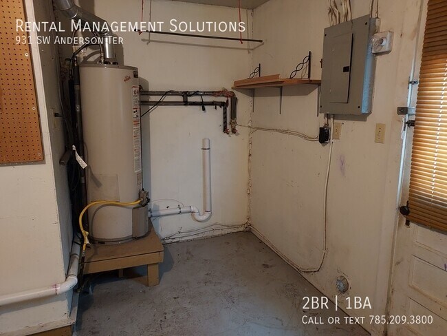 Building Photo - 931 SW Anderson Ter- 2 BED/1 BATH