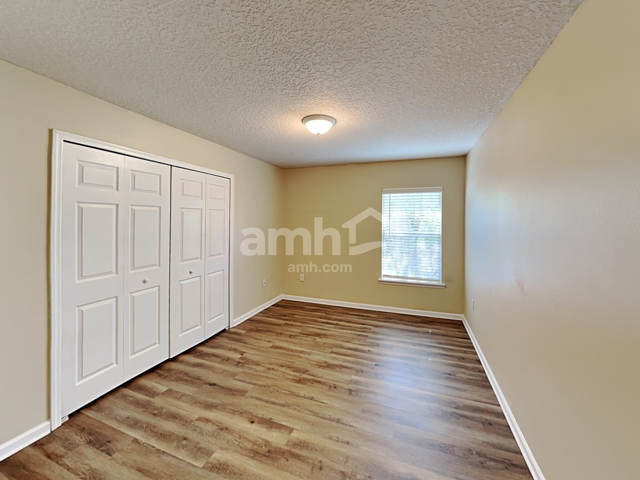 Building Photo - 11501 Brian Lakes Dr N