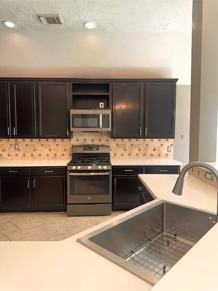 Building Photo - 3114 Ravens Lake Cir