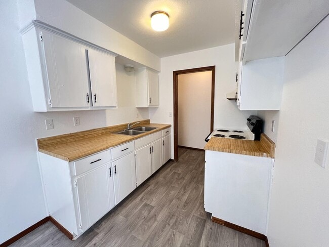 Primary Photo - 101 SE 42nd St