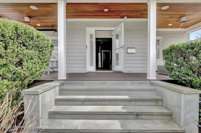 Building Photo - 1049 Norwood Ave