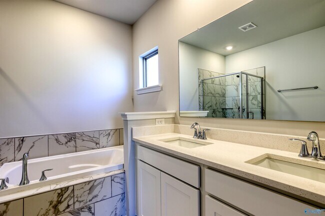 Building Photo - 12422 Whitcomb Cir