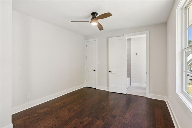 Building Photo - 115 Thome Dr