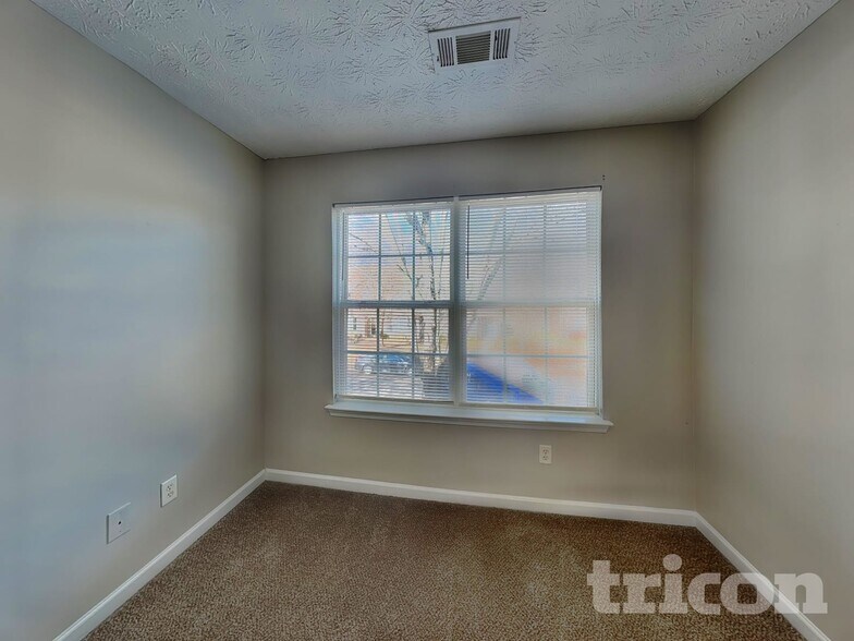 Building Photo - 1740 Formosa Ln