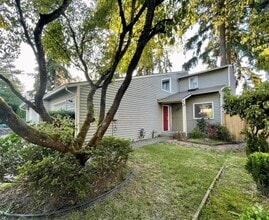 Building Photo - 2 bedroom in Kirkland WA 98034