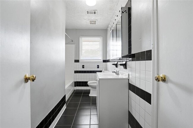 Building Photo - 5205-5205 Five Forks Trickum Rd SW