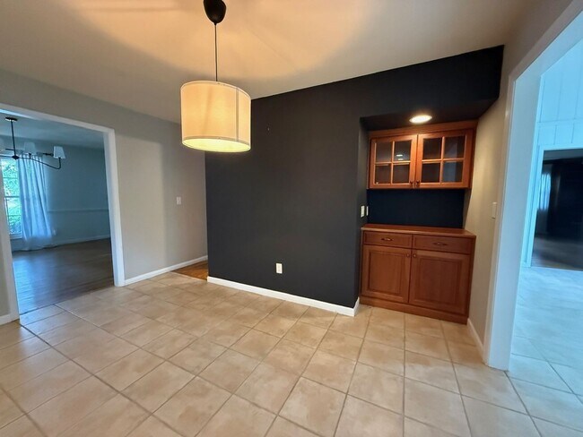Building Photo - Available now-  4 Bedroom house in O'Fallon