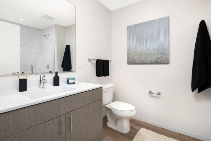 Building Photo - 65 E 14th St