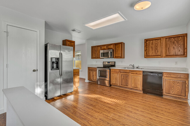 Kitchen - 9859 Chelsea Cir