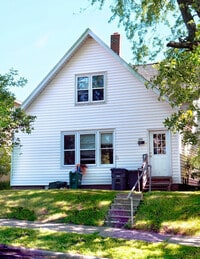 Building Photo - AVAILABLE JUNE 1ST 2026 - 4 bed, 2 bath home available! $250 Off First Months Rent!