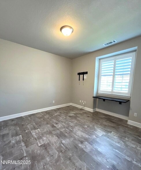 Building Photo - 2025 Elk Falls Way