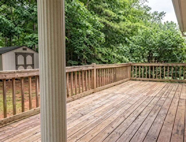 Building Photo - 4641 Hickory Grove Rd