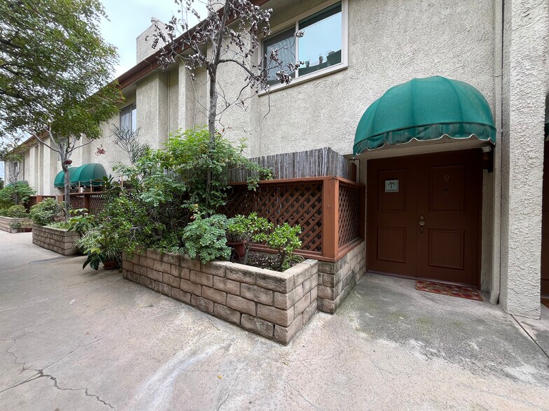 Building Photo - 5115 Kester Ave