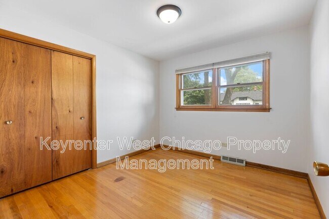 Building Photo - 4201 Prairie Ave
