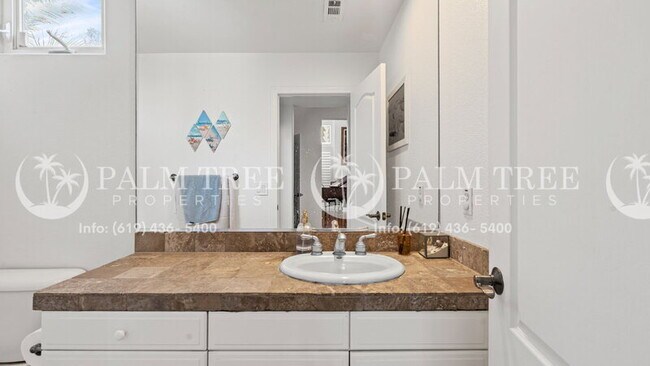 Building Photo - 6835 Halifax St