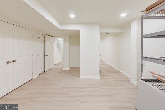 Building Photo - 8932 Barrowgate Ct