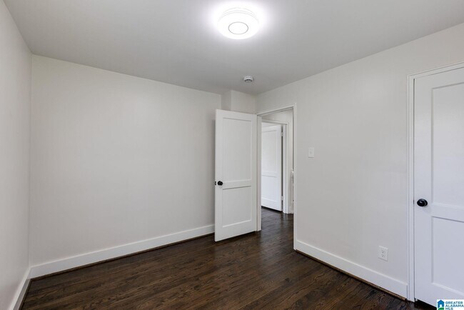 Building Photo - 1700 Valley Ave