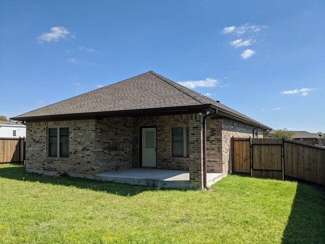 Building Photo - 308 Candlewood Cir