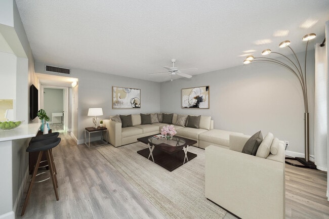 Building Photo - 716 Flanders S