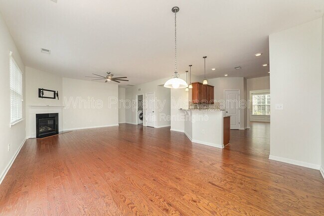 Building Photo - 7922 Kelburn Ln