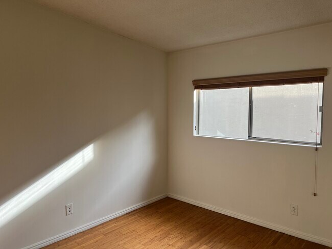 Building Photo - 652 San Juan Ave