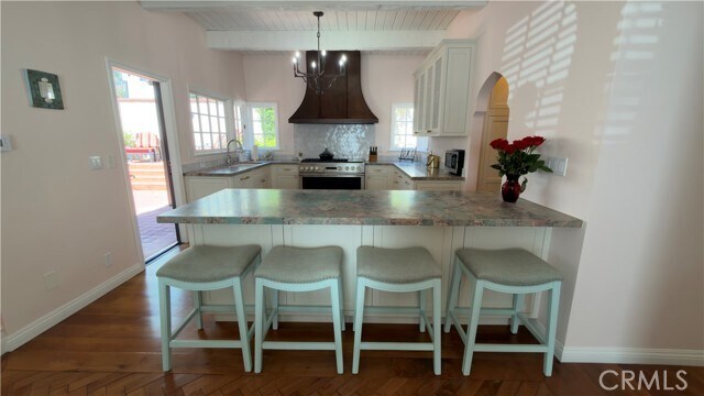 Building Photo - 327 Aster St