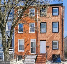 Building Photo - 127 S Poppleton St