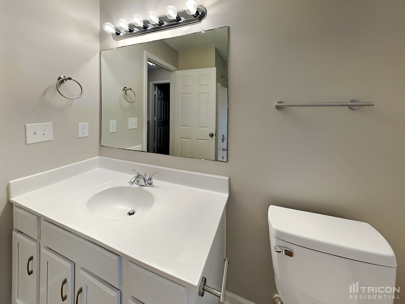 Building Photo - 6303 Pensfold Dr
