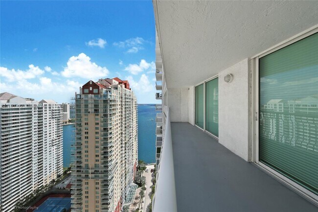 Building Photo - 1200 Brickell Bay Dr