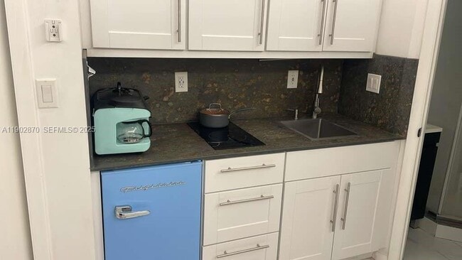 Building Photo - 1150 Normandy Dr