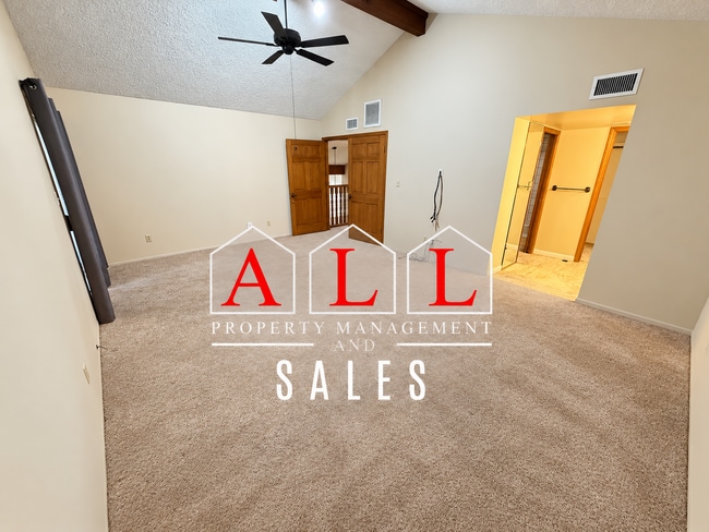 Building Photo - 8009 Dos Rios Way
