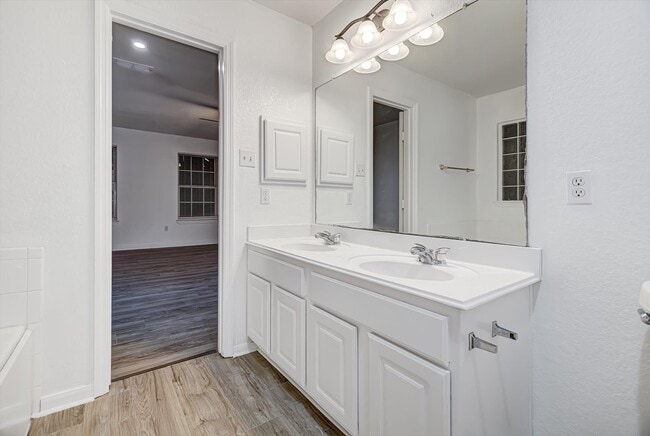 Building Photo - 3107 Rendezvous Ct