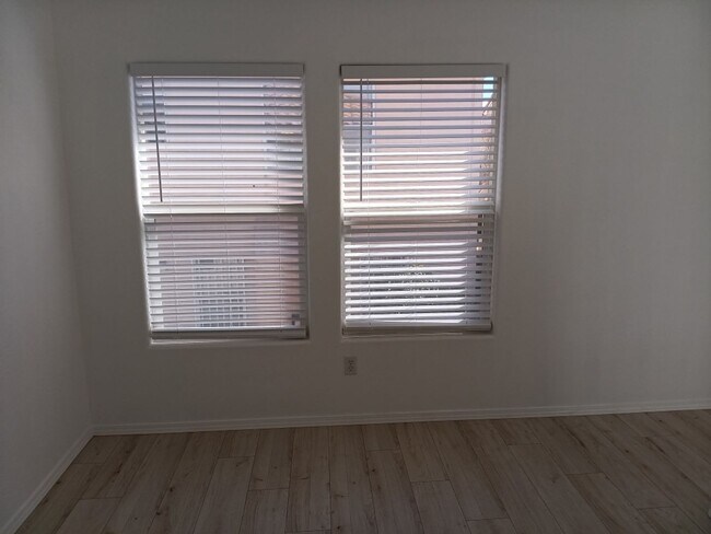 Building Photo - 3 Bedroom, 2.25 Bathroom Home! Schedule a Showing Today!