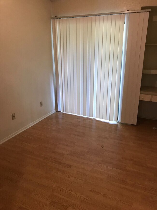 Building Photo - PRE-LEASE 2025/2026: $1600 OR BEST OFFER!!...